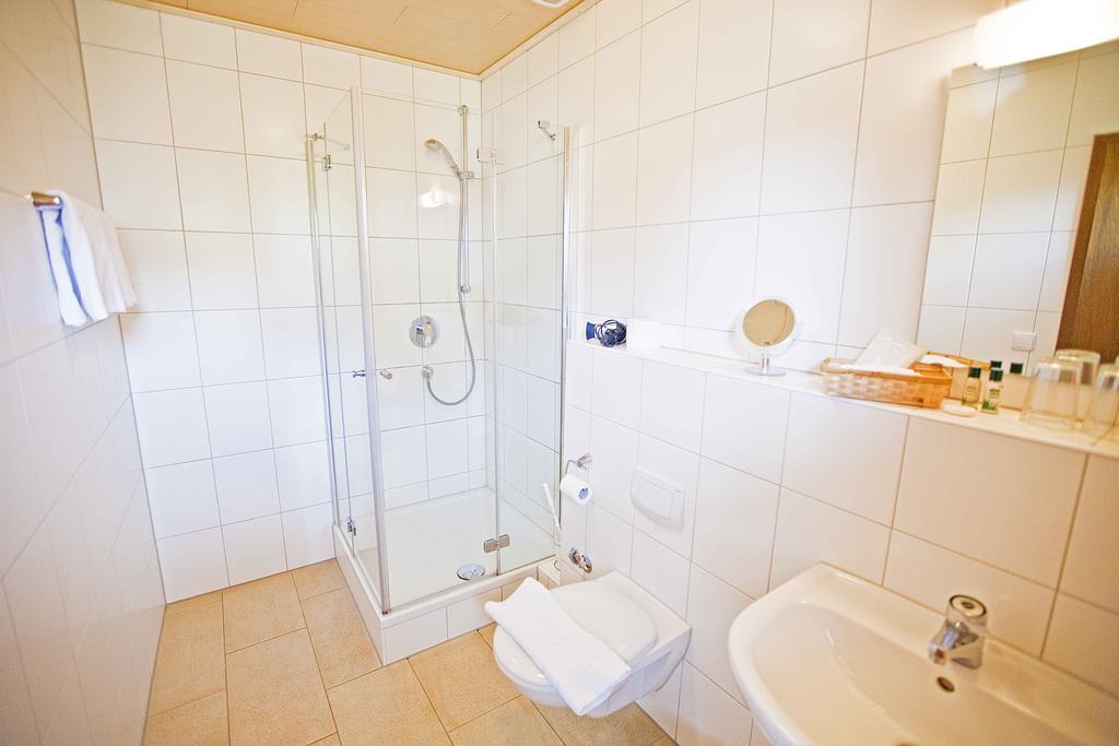 Hotel Gasthof Engel Appenweier Room photo